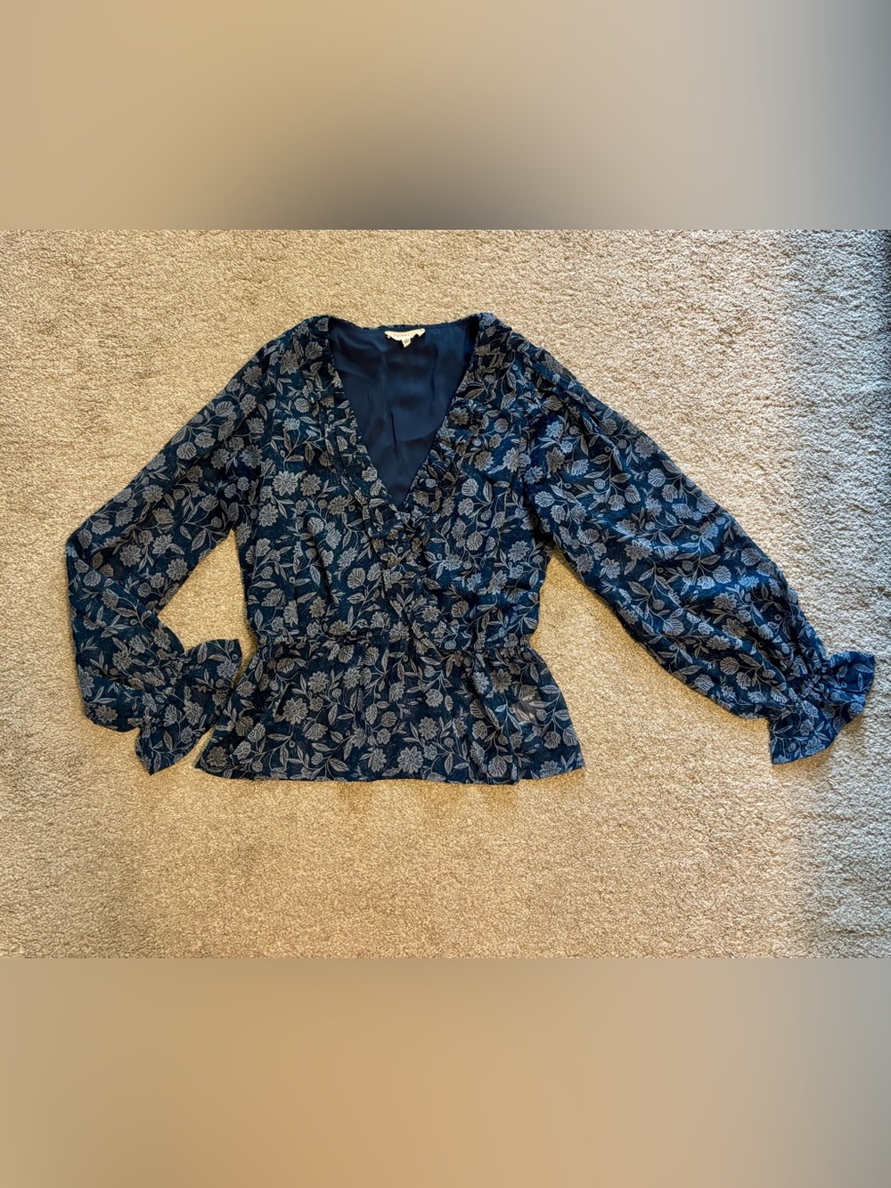 Women’s Small Promesa Navy Floral Top